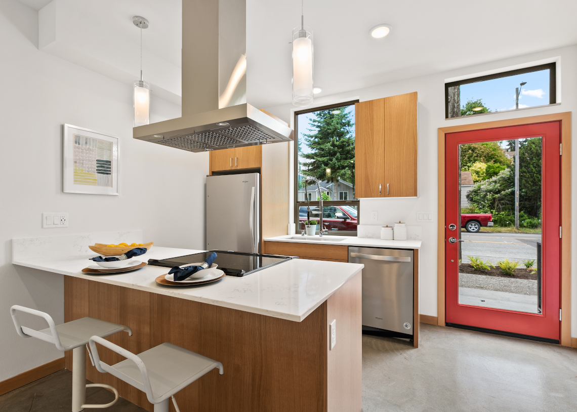 Haberzetle 4-Star West Seattle Townhomes 4